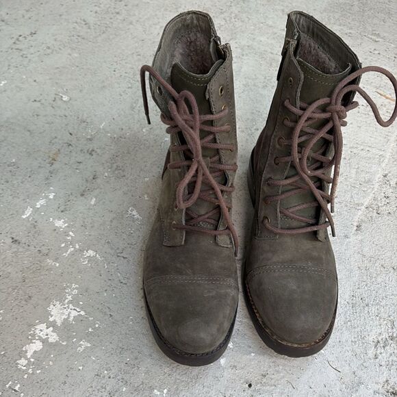 UGG Kilmer boots - Picture 3 of 10